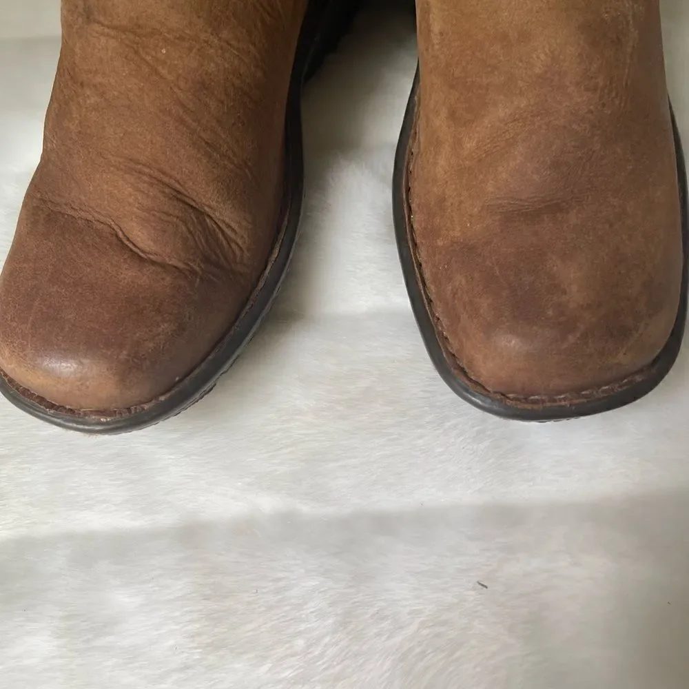 Born leather suede tan boots shearling fur lined multi color ribbon appliqué SZ6